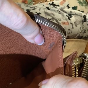 Louis Vuitton Zippy Monogram Wallet